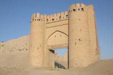 Крепостные стены и ворота Бухары