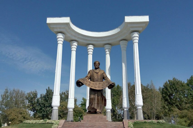 Памятник Аль-Фергани